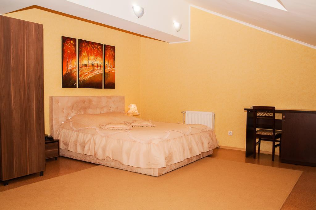 Hotel Gubernia Charkiw Exterior foto