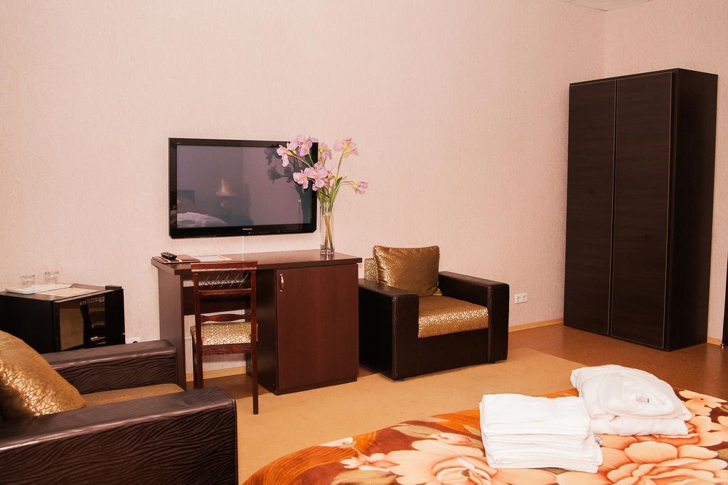 Hotel Gubernia Charkiw Exterior foto